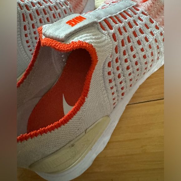 Women’s Nike React Phantom Run Flyknit size 5.5 - Picture 3 of 6